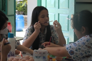 Lomba Menghias Telur di SMP Xaverius 2 Bandarlampung