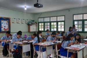 "Literasi: Kunci Menuju Generasi Cerdas dan Kritis"