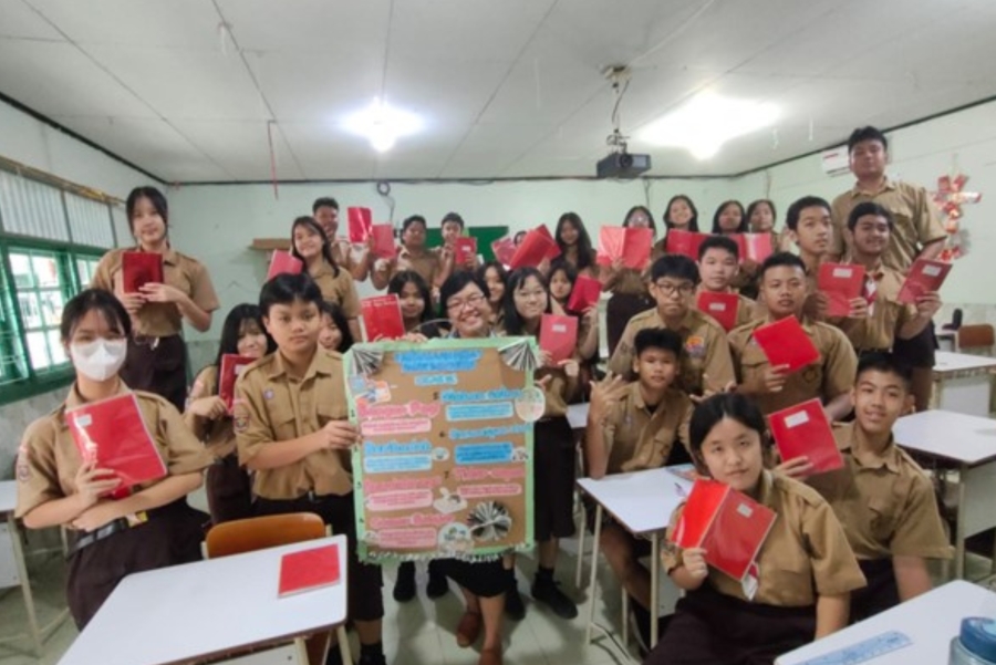 SAKAI SAMBAYAN (Saya Pakai Sampah Bumiku Nyaman) SMP Xaverius 2 Bandar Lampung